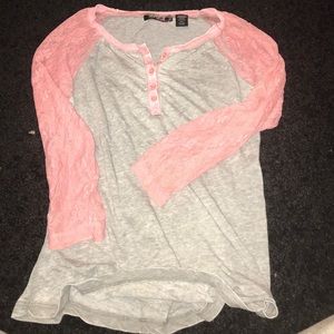 Baseball tee grey and pink lace